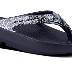 Women's Oofos OOlala Limited Sandal - 1403-BWBAND -Nike Shop 1403BLKWHTBAN shot2 932x680 5fc6c881 9afa 45fc bcbd add838052c2c