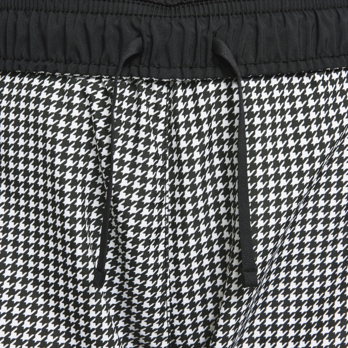 Women's Nike Tempo Short Icon Clash - DD6005-100 4 Women's Nike Tempo Short Icon Clash - DD6005-100 - Image 4