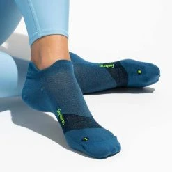 Feetures Merino 10 Cushion Socks - FEET-EM50430 -Nike Shop EM55430 3 720x 629fa696 42aa 4d79 9cd4 2ee560aa2955